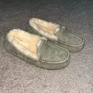 BRAND NEW Ugg Green Ansley Slippers Women’s 6